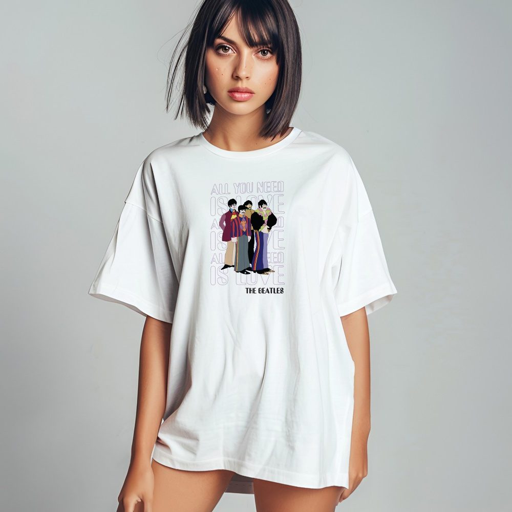 T-shirt oversize coton bio Femme The Beatles avec un design de The Beatles All You Need Is Love Lines