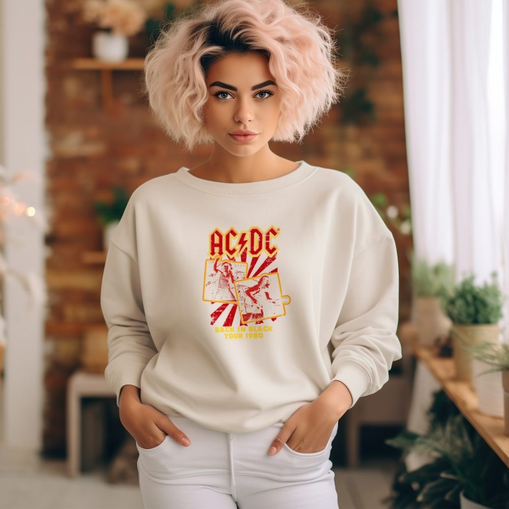 Sweat oversize coton bio femme ACDC avec un design de ACDC Back in Black Tour 1980